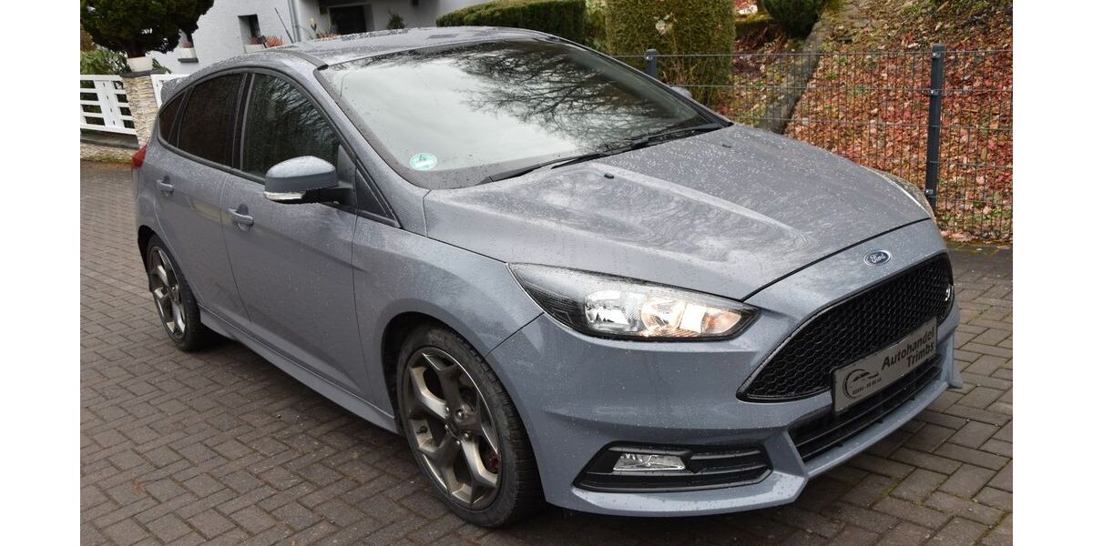 Ford Focus 206.000 km 9.999 &euro; Trimbs 56753