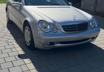 Mercedes-Benz 220 125.000 km 5.500 &euro; Koblenz 56073