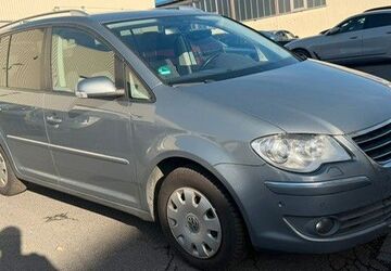 VW Touran 182.800 km 4.950 &euro; Mayen 56727