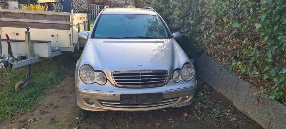 Mercedes-Benz C 220 385.886 km 1.100 &euro; Weitersburg 56179