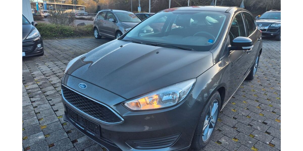 Ford Focus 98.000 km 6.990 &euro; Boppard/Bad Salzig 56154