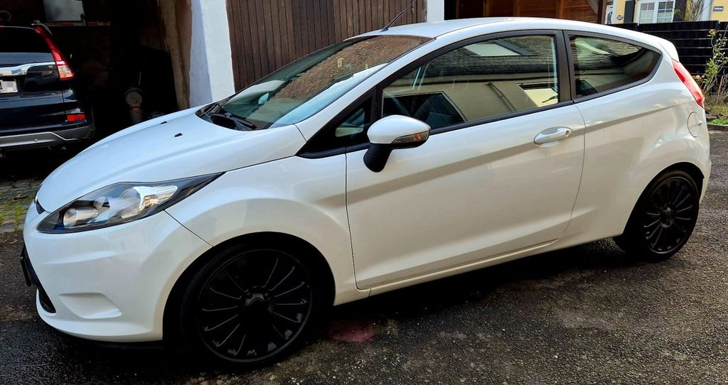 Ford Fiesta 188.580 km 2.100 &euro; Emmelshausen 56281