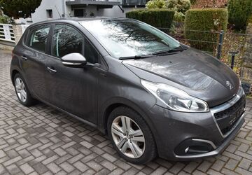 Peugeot 208 157.300 km 5.500 &euro; Trimbs 56753
