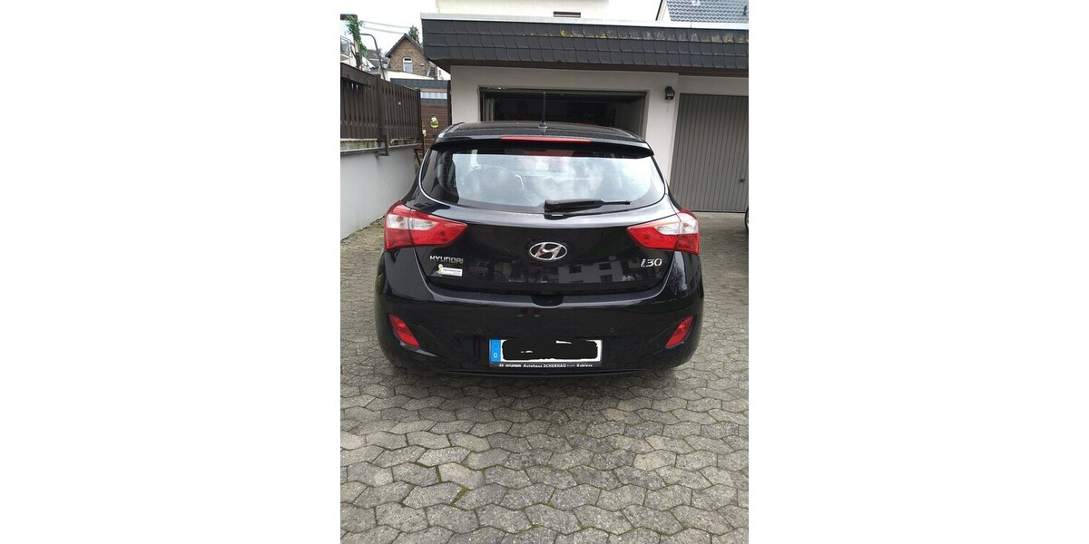 Hyundai i30 93.000 km 7.900 &euro; Koblenz 56068