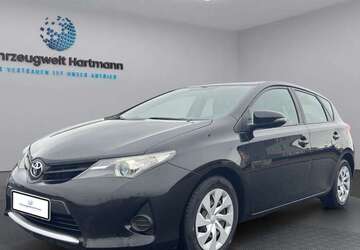 Toyota Auris 60.596 km 9.990 &euro; Andernach 56626