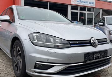 VW Golf 221.923 km 7.980 &euro; Kruft 56642