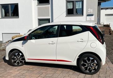 Toyota Aygo (X) 44.200 km 8.980 &euro; Caan 56237