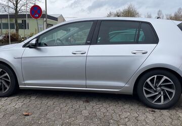 VW Golf 221.923 km 7.980 &euro; Kruft 56642