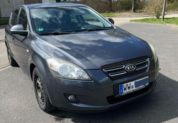 Kia ceed / Ceed 284.600 km 1.890 &euro; Ötzingen 56244