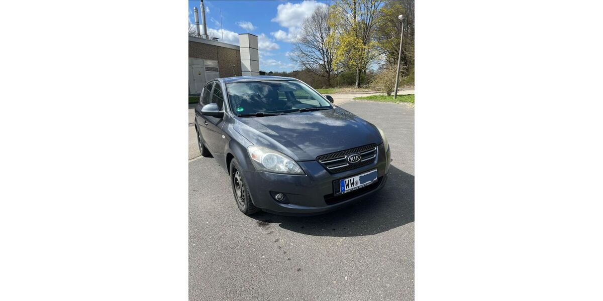 Kia ceed / Ceed 284.600 km 1.890 &euro; Ötzingen 56244