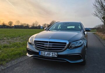 Mercedes-Benz E 220 159.000 km 19.990 &euro; Diez 65582
