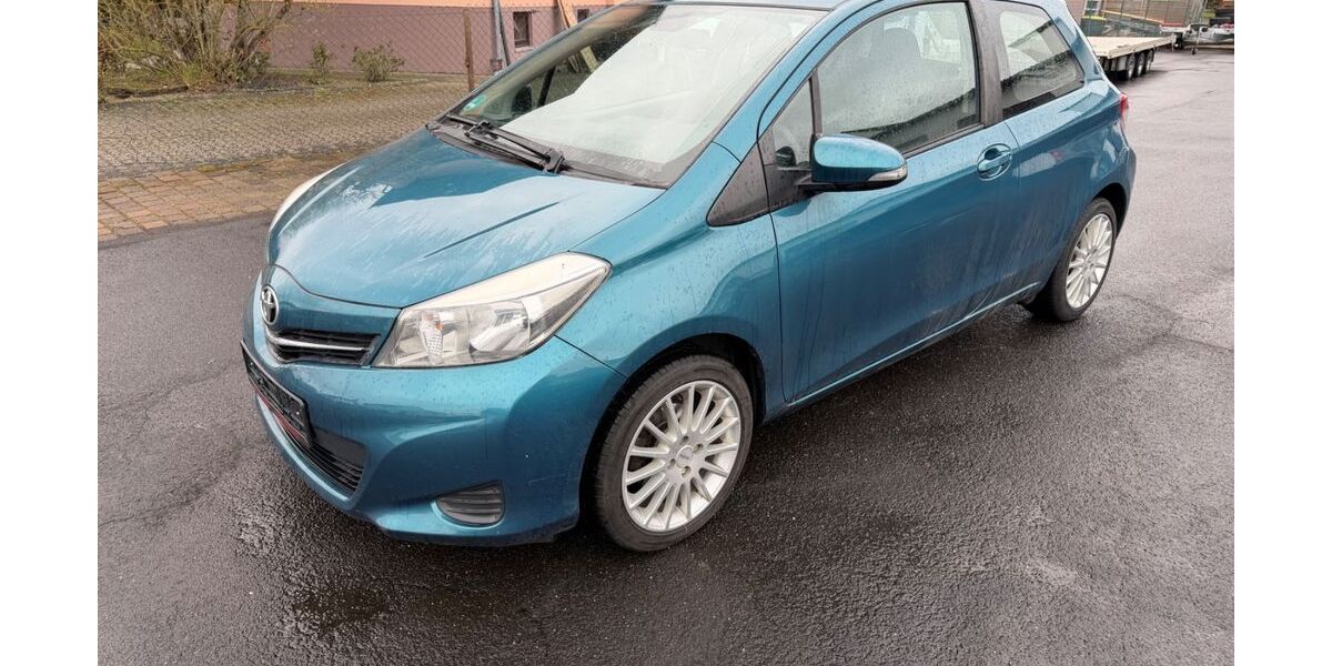 Toyota Yaris 77.000 km 7.490 &euro; Girod bei Montabaur 56412